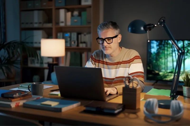 ¿El seguro de hogar cubre el teletrabajo? Guía para home office 2026